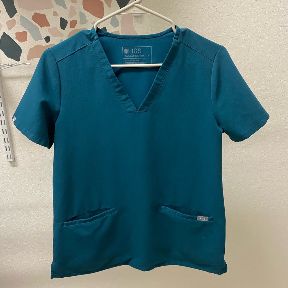 Figs Scrub Top